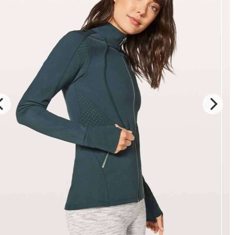 Lululemon Sleek Essentials zip up Jacket Size 6 Nocturnal‎ Teal